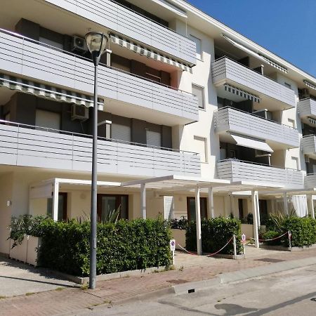 Condominio Diana Est- Gemini บิบิโอเน ภายนอก รูปภาพ
