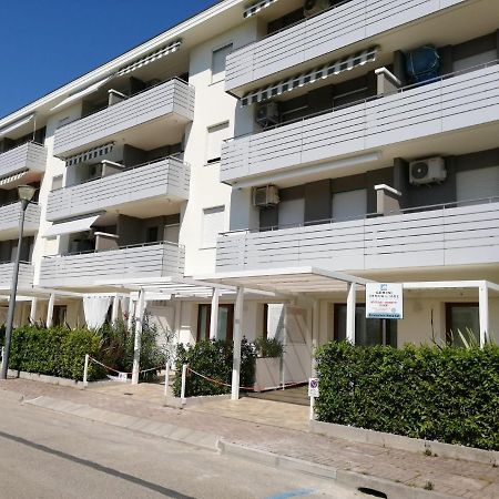 Condominio Diana Est- Gemini บิบิโอเน ภายนอก รูปภาพ