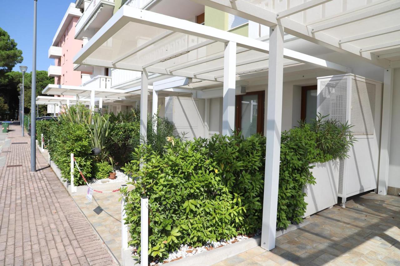 Condominio Diana Est- Gemini บิบิโอเน ภายนอก รูปภาพ