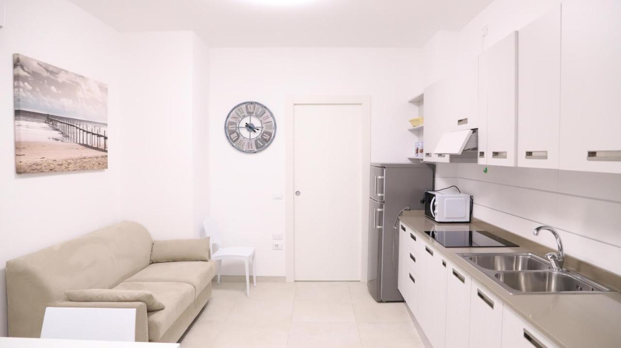 Condominio Diana Est- Gemini บิบิโอเน ภายนอก รูปภาพ